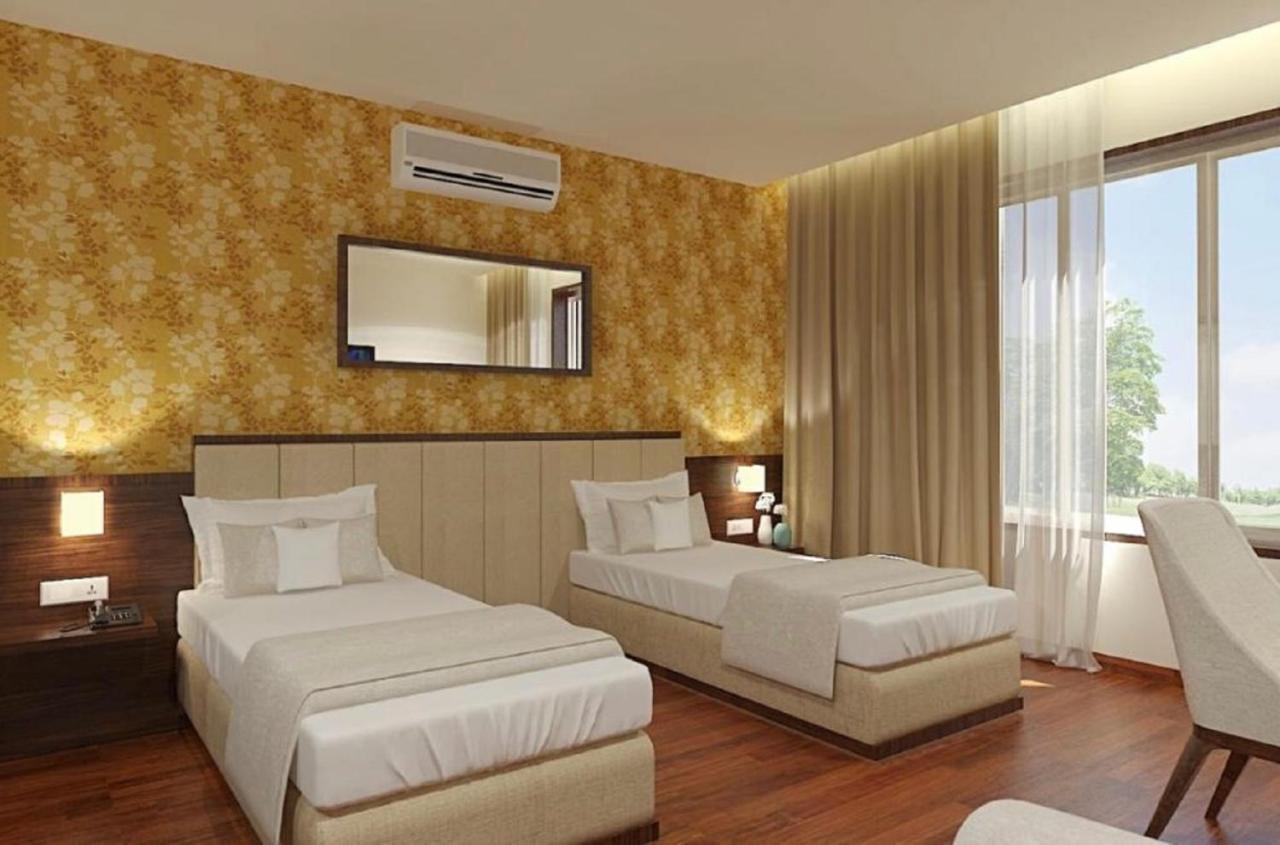 Hotel Shlok コールハープル エクステリア 写真