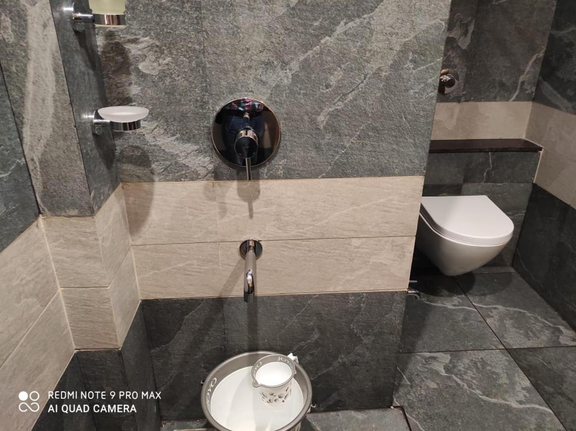 Hotel Shlok コールハープル エクステリア 写真
