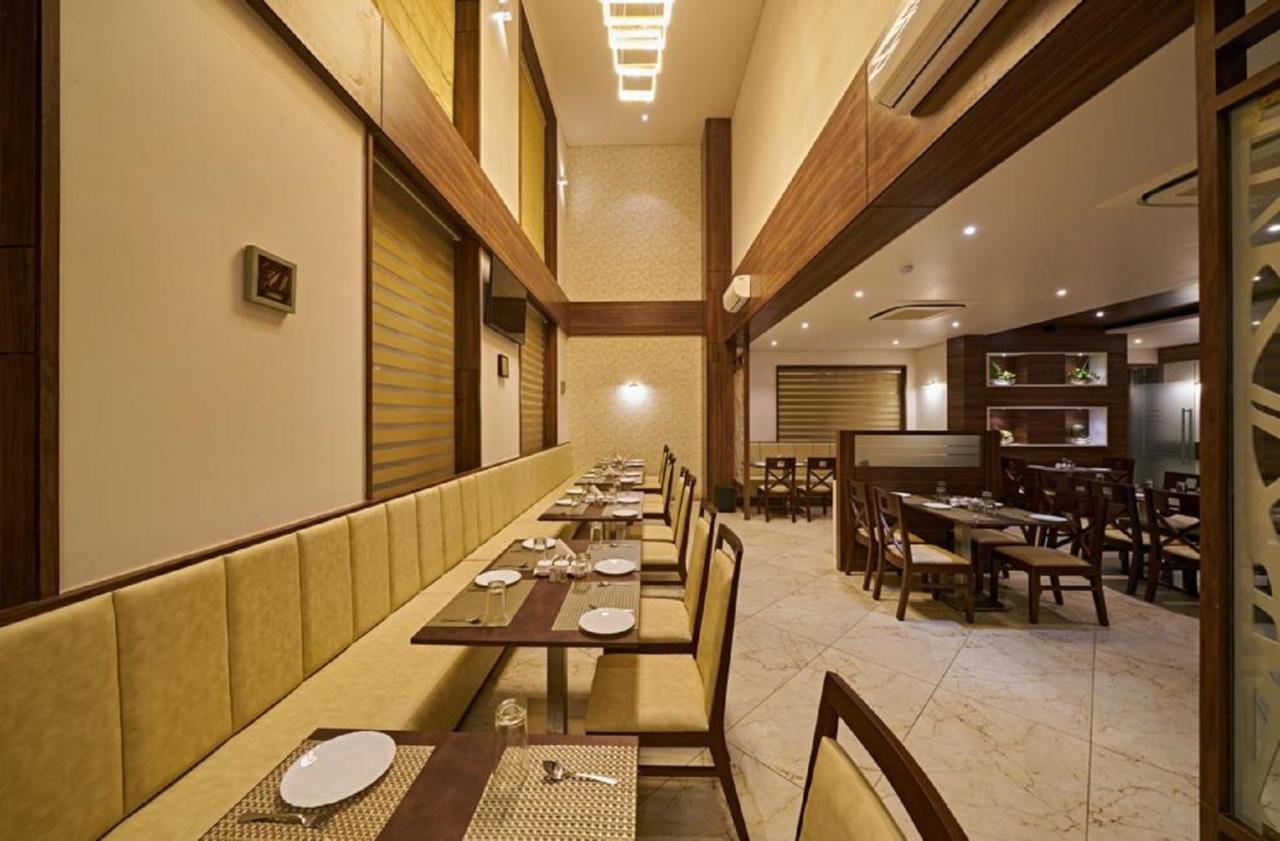 Hotel Shlok コールハープル エクステリア 写真